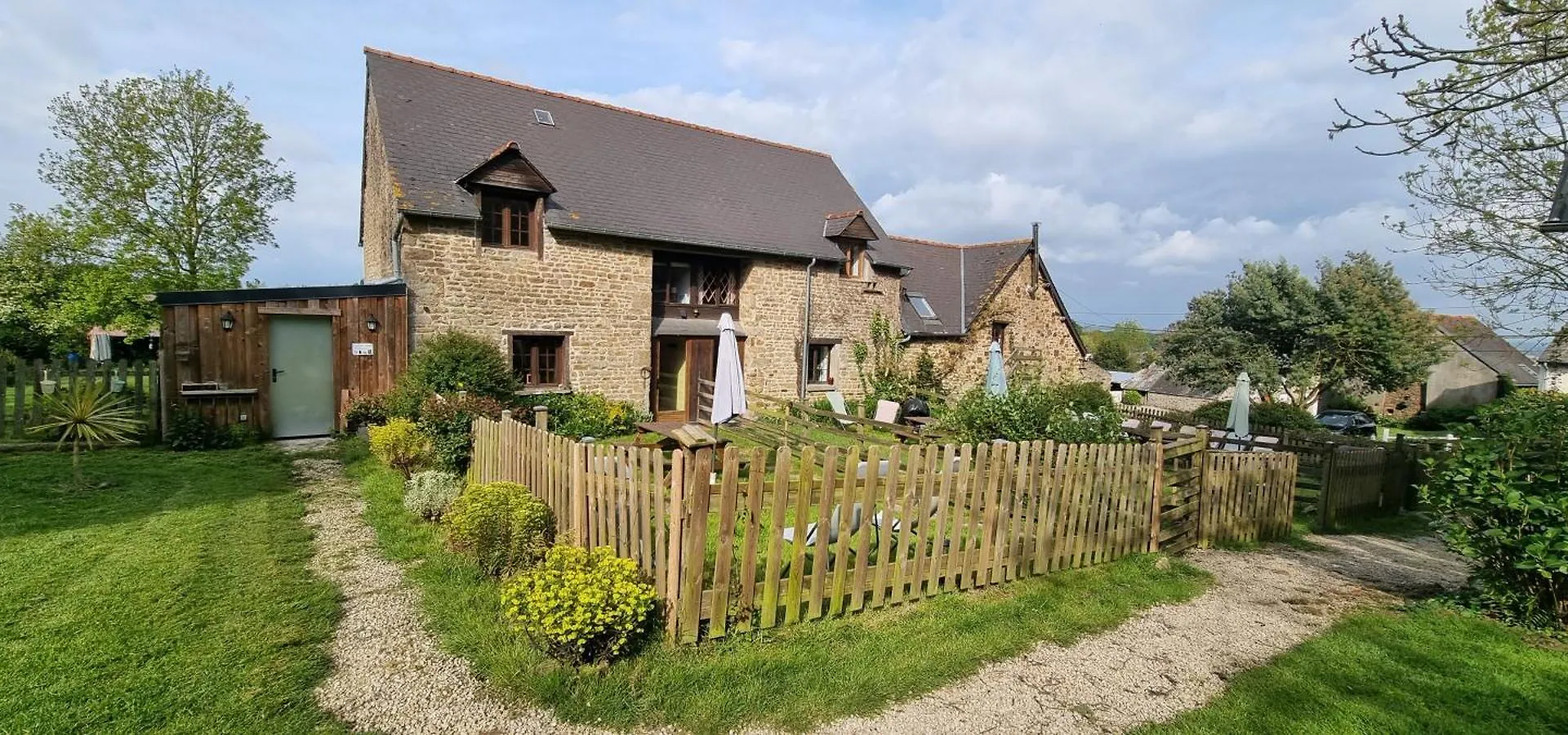 Gites Ferme De La Baie Roz-sur-Couesnon 0*,