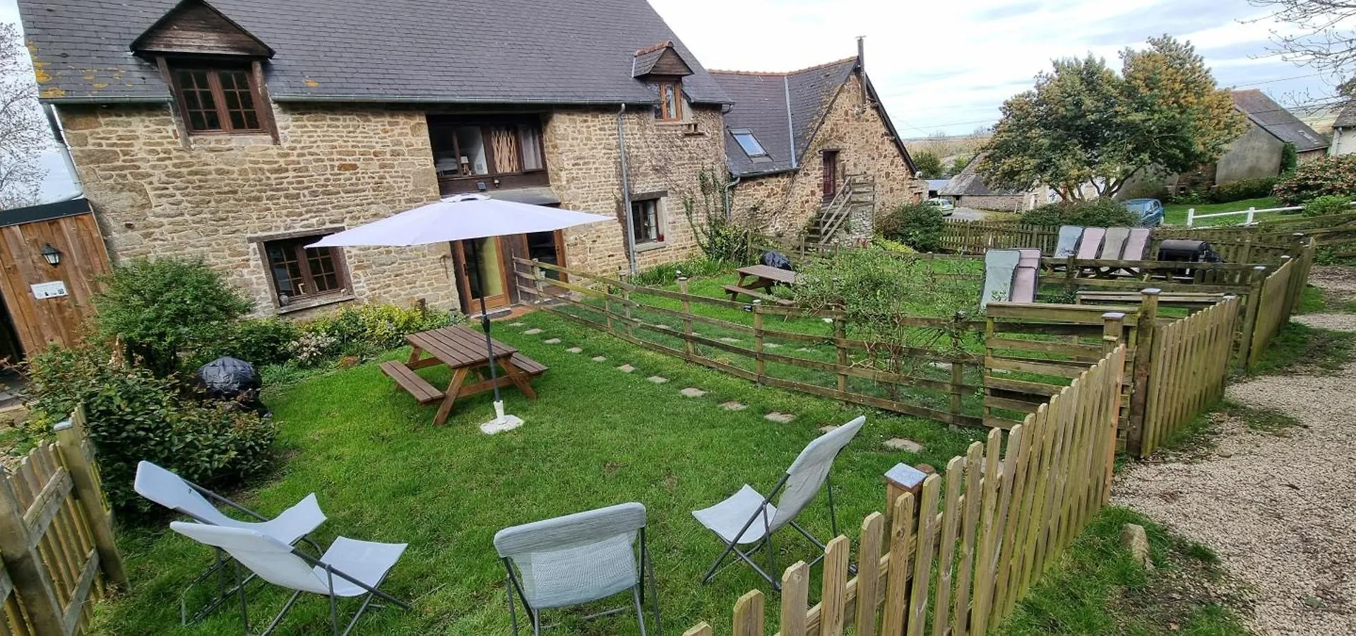 Gites Ferme de la Baie Roz-sur-Couesnon 0*,